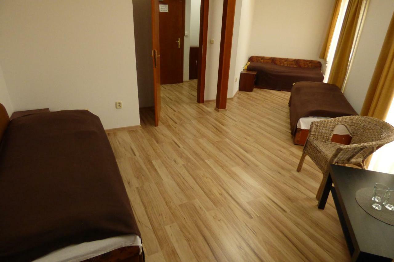 Vazinka Hotel Madunice Esterno foto